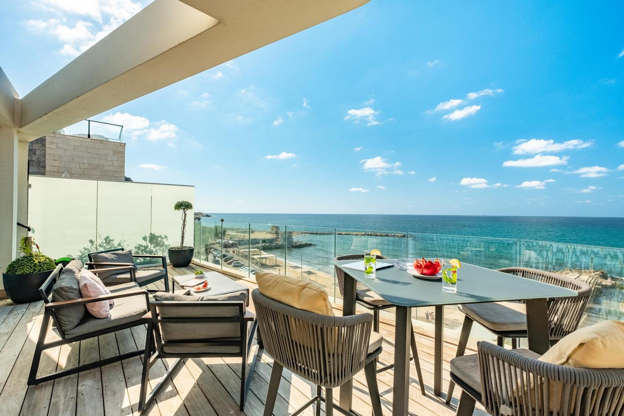 Penthouse 3Br + Roof Top + Parking - On The Beach Haifa Eksteriør bilde
