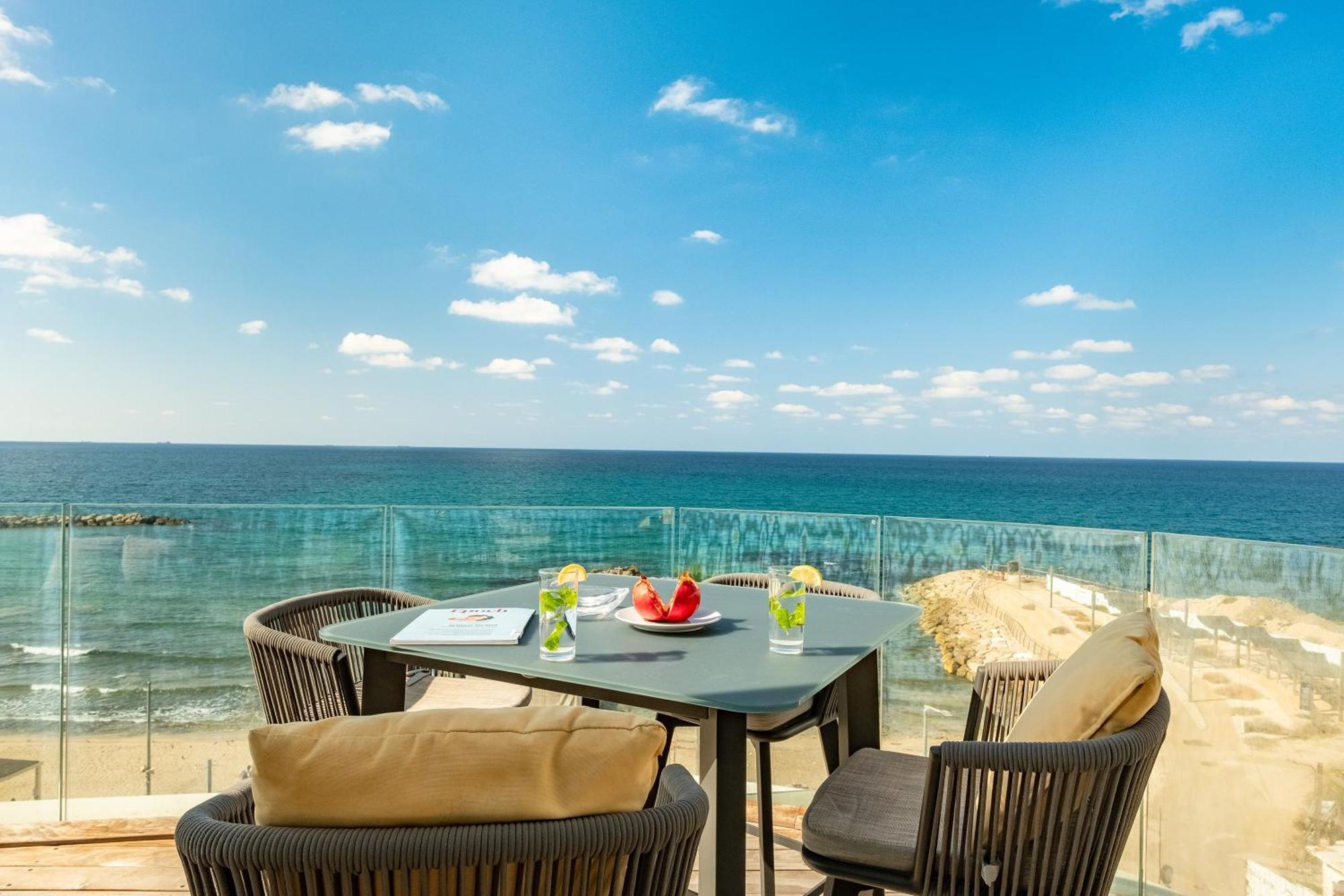 Penthouse 3Br + Roof Top + Parking - On The Beach Haifa Eksteriør bilde