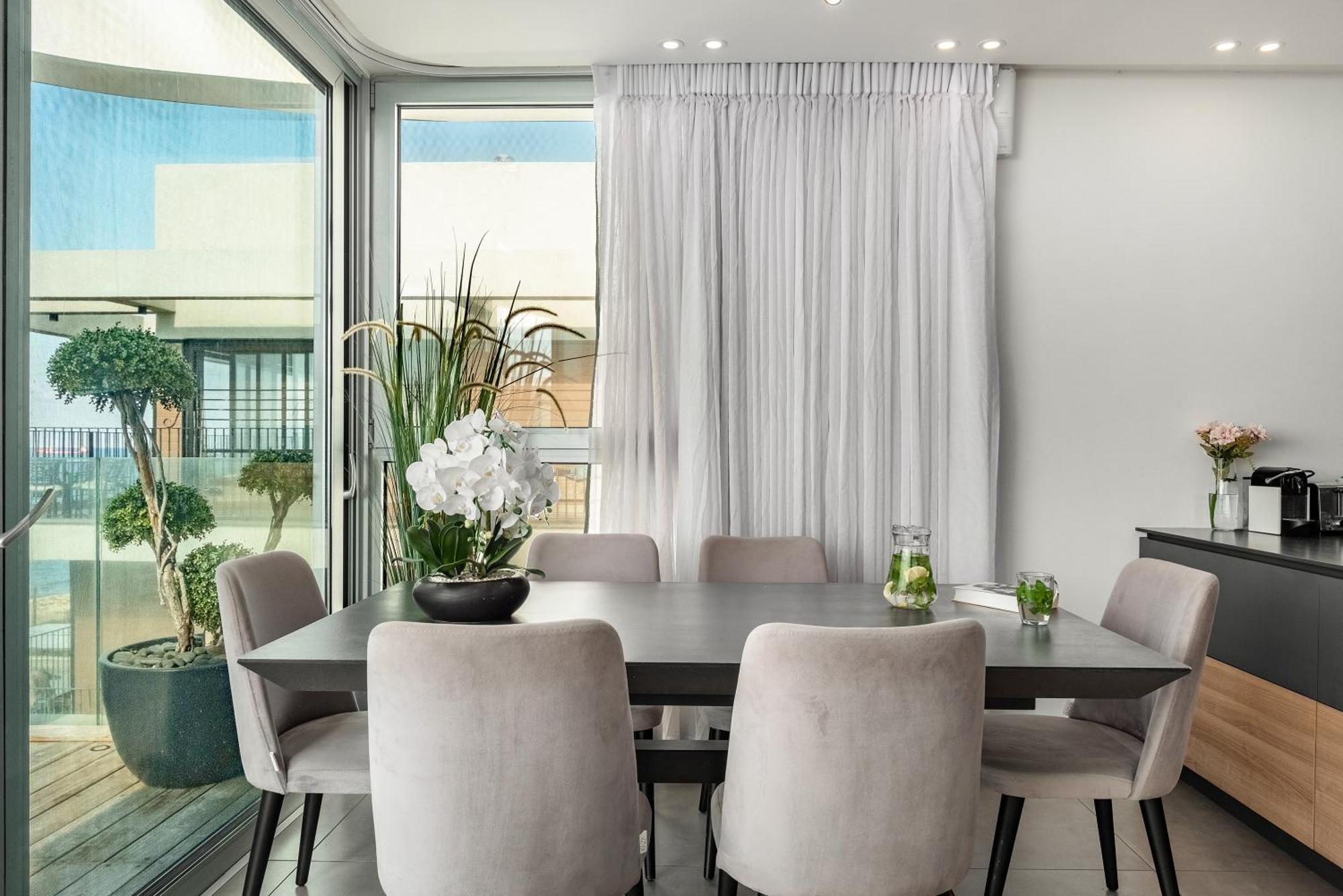 Penthouse 3Br + Roof Top + Parking - On The Beach Haifa Eksteriør bilde
