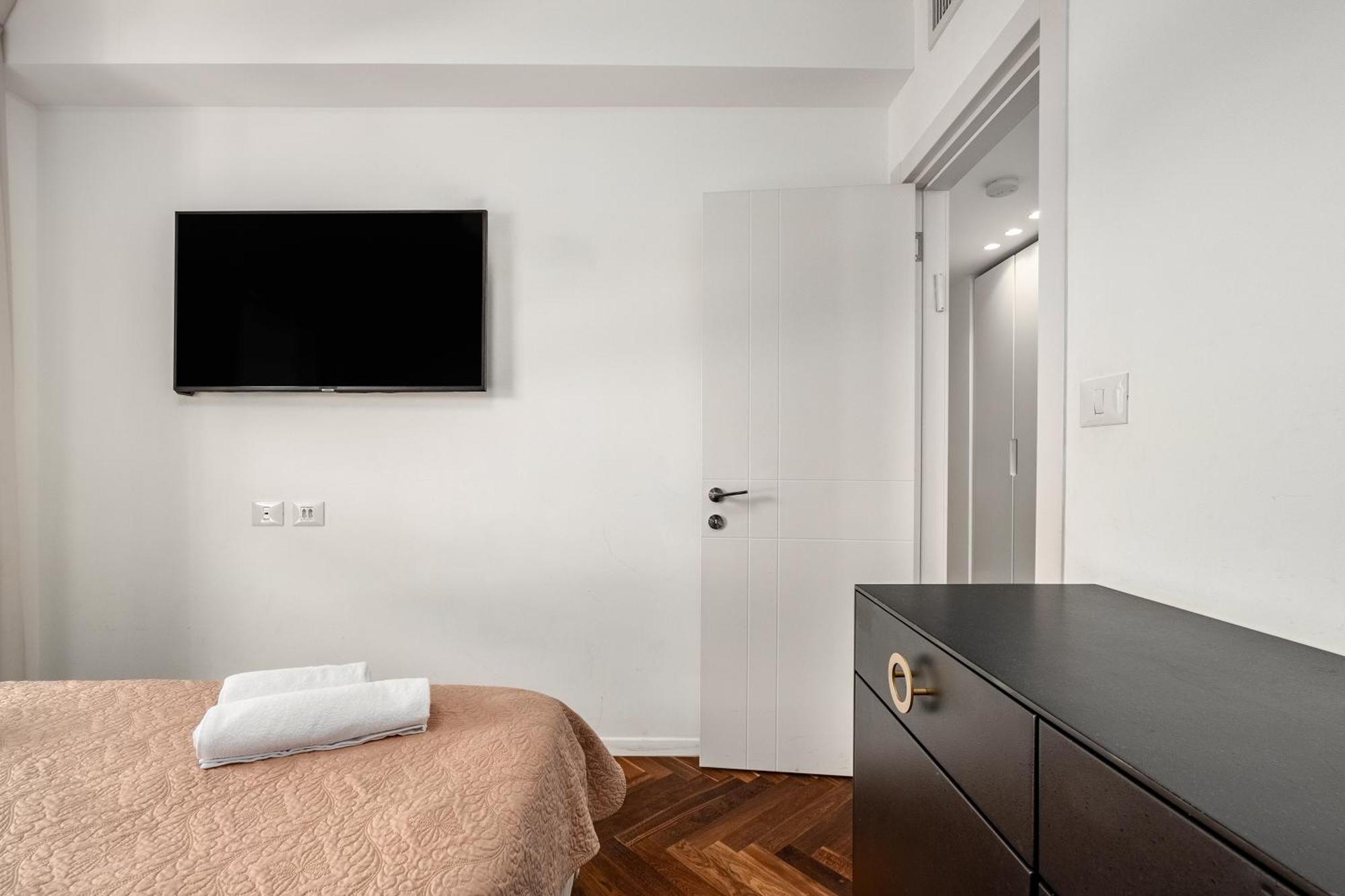 Penthouse 3Br + Roof Top + Parking - On The Beach Haifa Eksteriør bilde